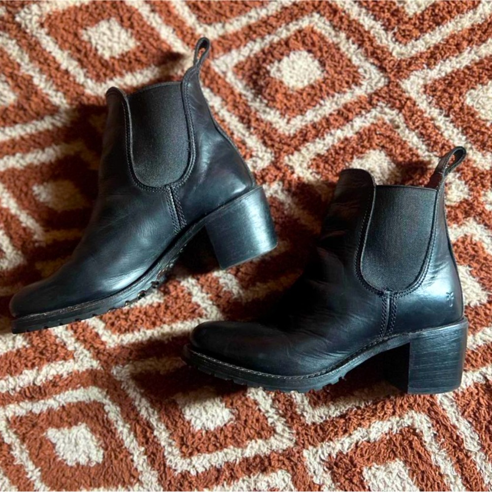 $398 Frye Womens Sabrina Chelsea Bootie Shoes, Black Oil, US 8.5